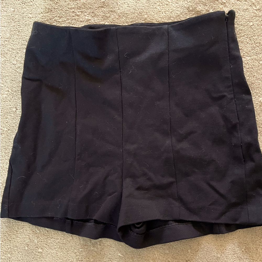 Express women’s dress shorts, size 4